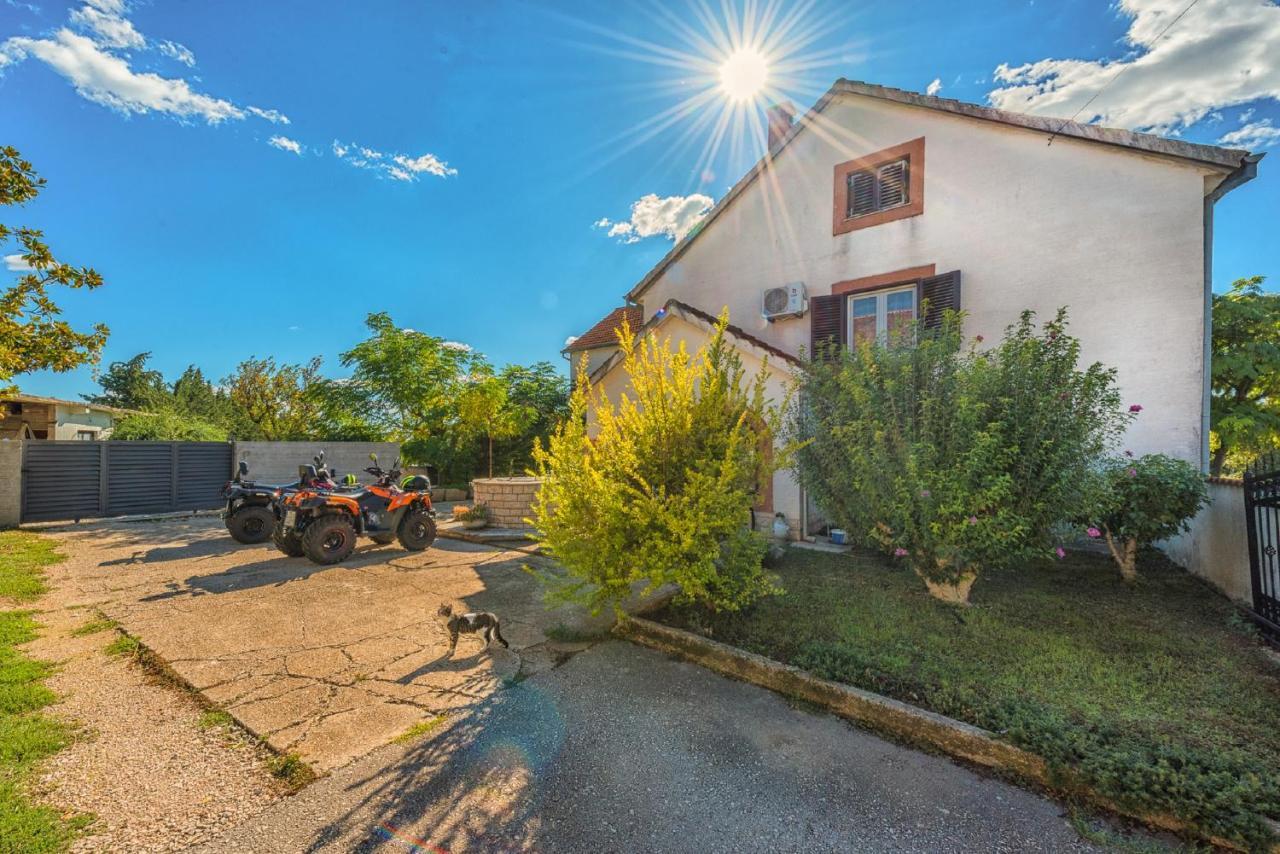Holiday Home Tower With Private Pool, Sauna And Quads Smilcic 외부 사진