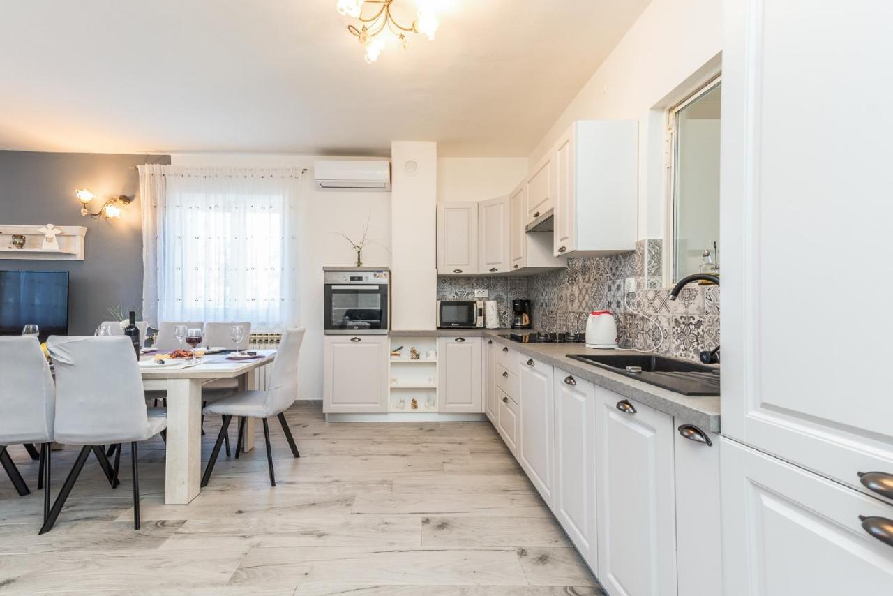 Holiday Home Tower With Private Pool, Sauna And Quads Smilcic 외부 사진