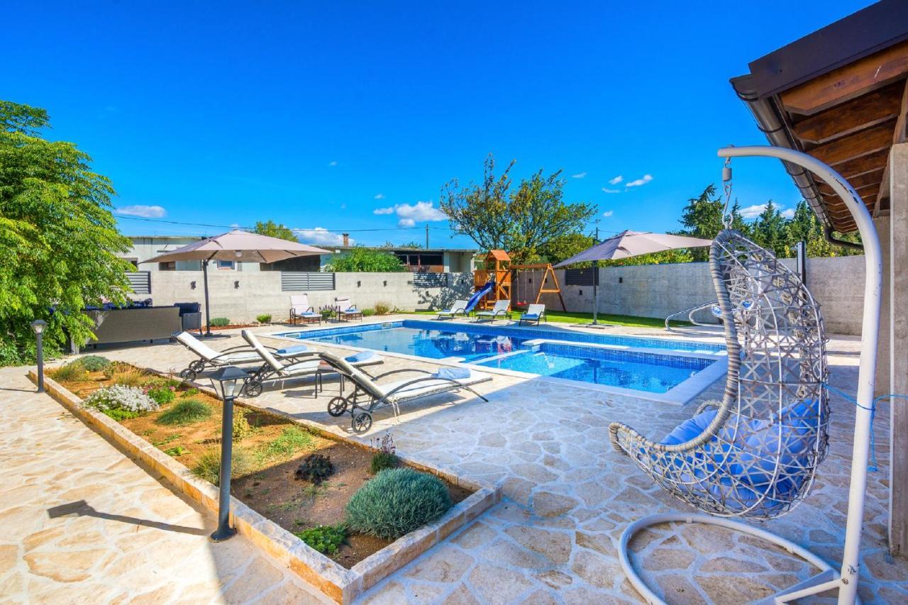 Holiday Home Tower With Private Pool, Sauna And Quads Smilcic 외부 사진